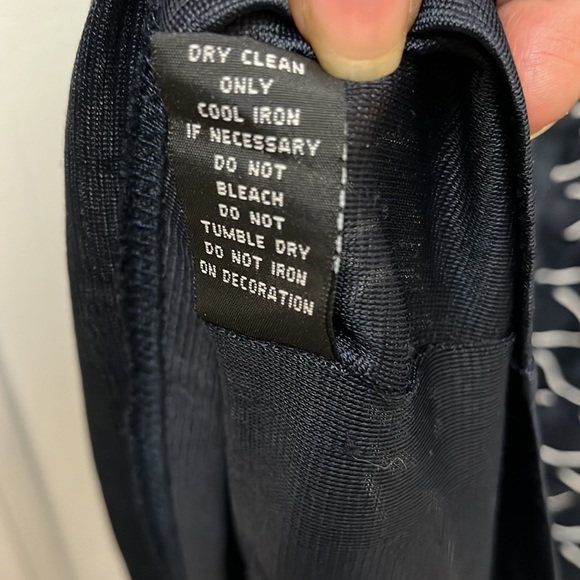 Scales pattern dress in navy - Picture 5 of 6